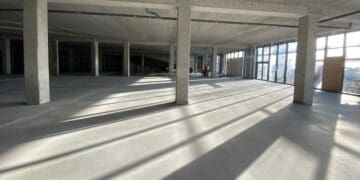 Sika traite les chantiers accélérés avec sa chape P4S. [©Sika]