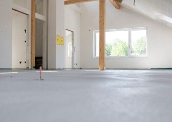 La chape légère Granumix de Granuland (groupe Rector) permet de traiter les supports nécessitant une attention au poids rapporté, tout en apportant une amélioration phonique.[©Rector]