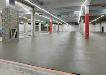 La mousse Airium est 4 à 10 fois plus légère qu'un béton de ravoirage standard. [©Lafarge]