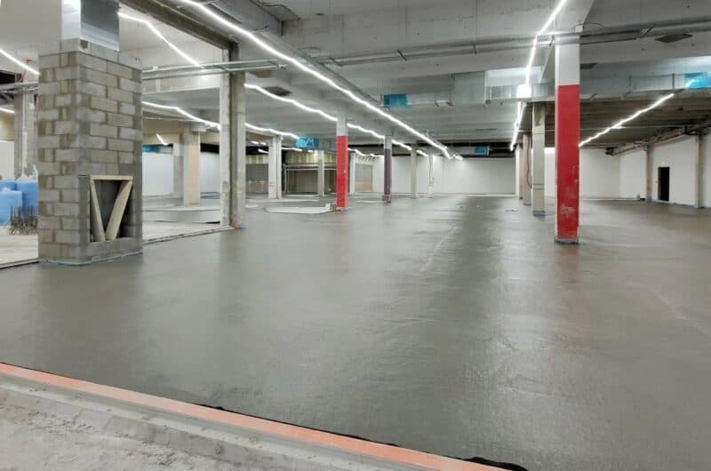 La mousse Airium est 4 à 10 fois plus légère qu'un béton de ravoirage standard. [©Lafarge]