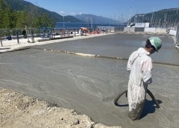 La mousse Aircimat a participé à la réhabilitation et à l'allégement du pont du Serrioz, à Aix-les-Bains (73). [©Vicat Sysnergie]