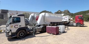Les citernes   à pulvérulents de Corse Chape ont été au cœur de l'organisation logistique. [©Corse Chape]