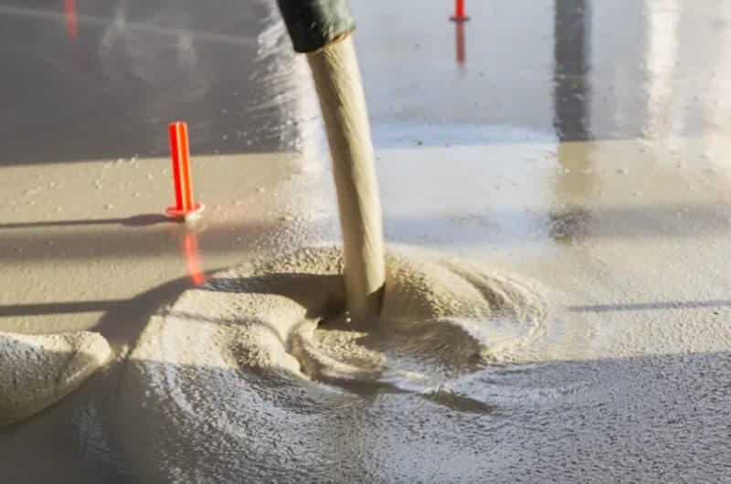 La nouvelle Agilia Chape C20 Thermeo, peut être mise en œuvre sur les sols des locaux classés jusqu'à U4 P3 E3 C2. [©Lafarge]